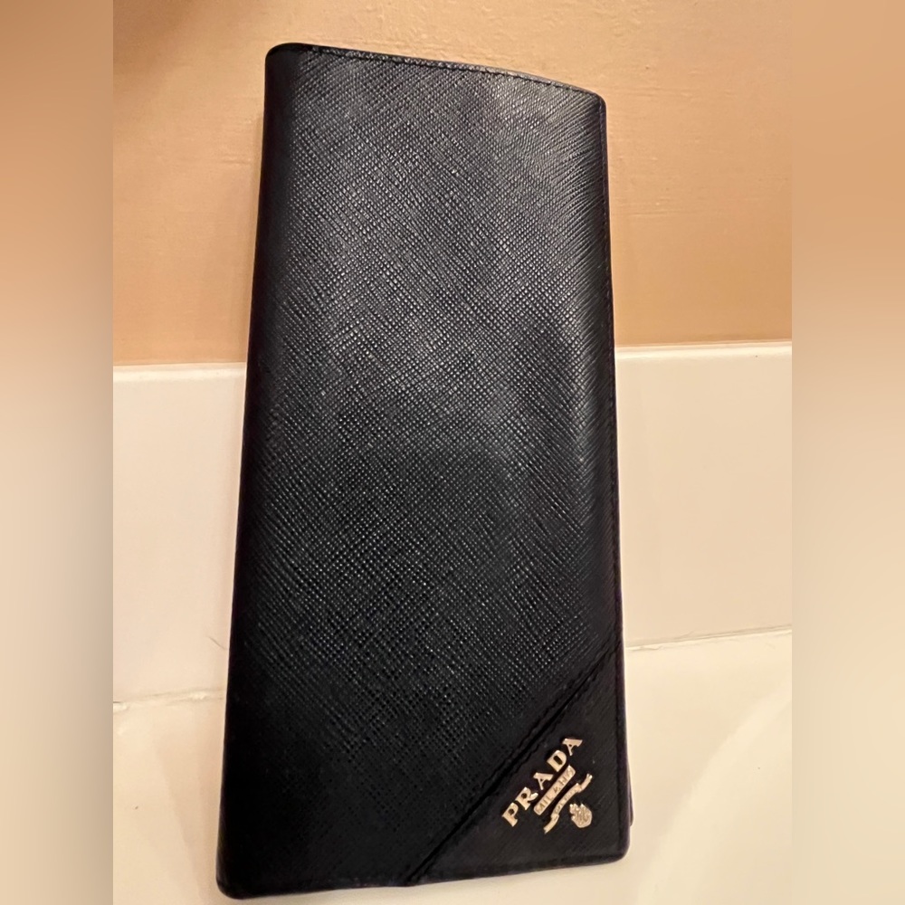 Authentic vintage PRADA wallet (unisex)
